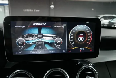 Car image 32