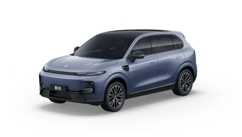 Car image 12