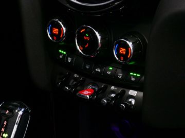 Car image 37