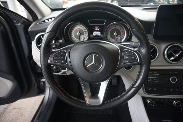 Mercedes-Benz GLA 220 d 4Matic 130 kW image number 16