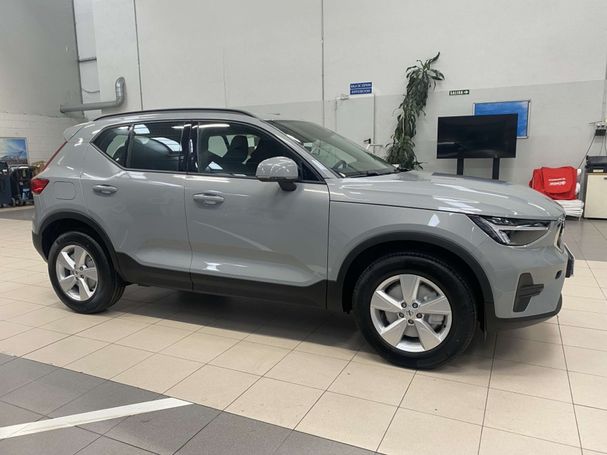 Volvo XC40 B3 Essential 120 kW image number 12