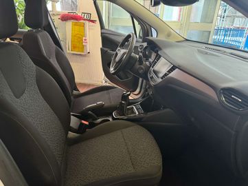 Car image 11