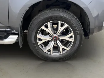 Car image 36