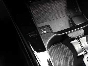 Car image 41