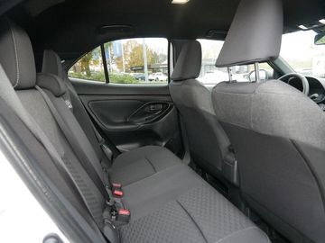 Car image 11