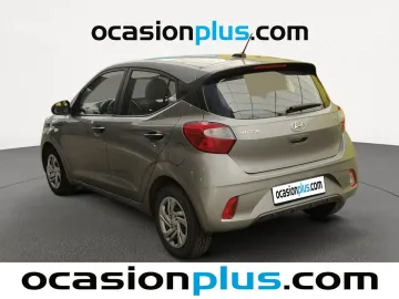 Car image 4