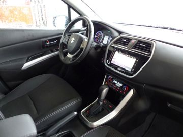 Car image 10