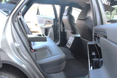 Car image 31