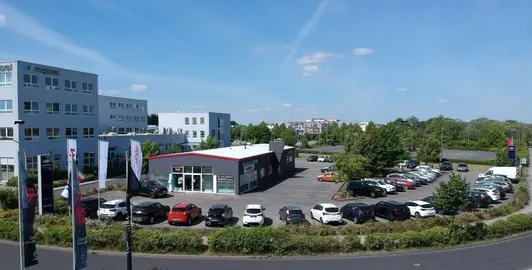 Car image 21