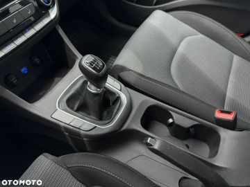 Car image 30