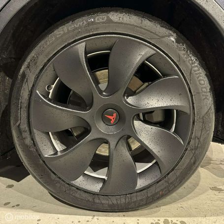 Tesla Model Y 220 kW image number 20