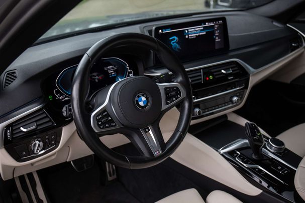 BMW 530 e 215 kW image number 11