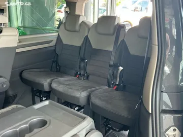 Car image 35