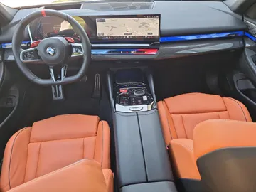 Car image 30