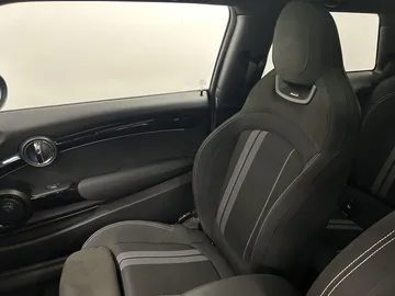 Car image 39