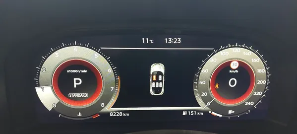 Car image 13