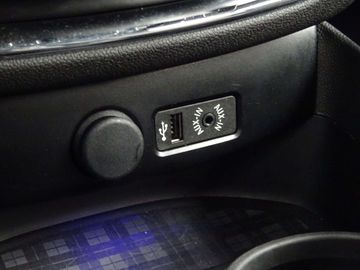 Car image 33