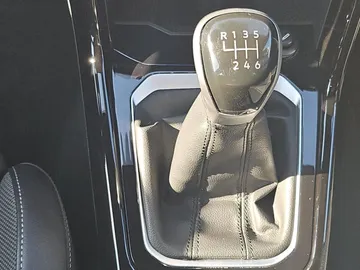 Car image 27
