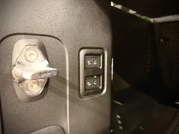 Car image 35