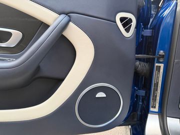 Car image 28