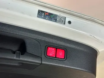 Car image 39