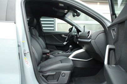 Car image 33