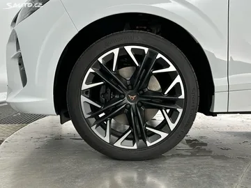 Car image 33