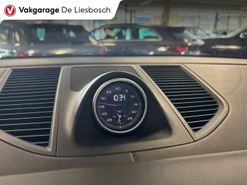 Car image 35