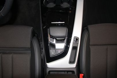 Car image 22