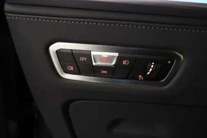 Car image 49