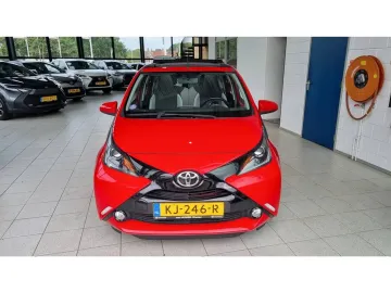 Car image 4