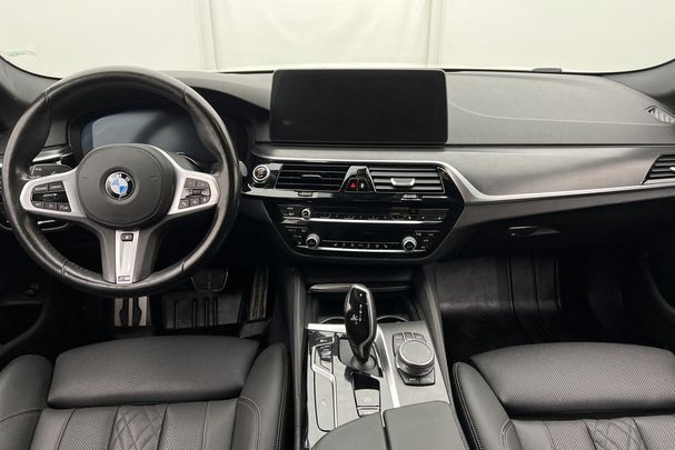 BMW 520d Touring xDrive 140 kW image number 12