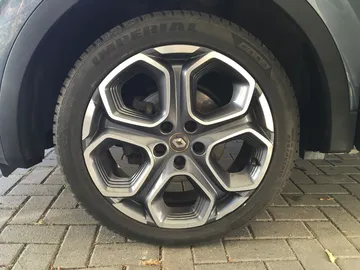 Car image 35