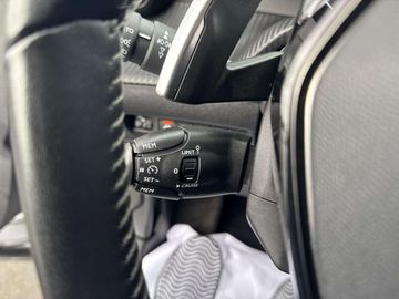 Car image 35