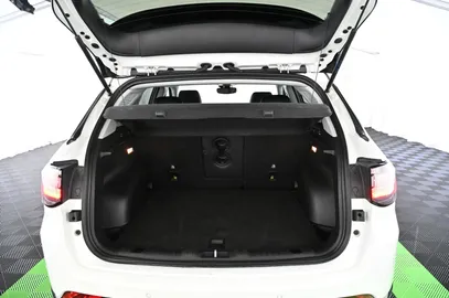 Car image 35