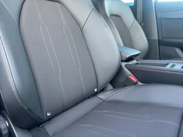 Car image 29