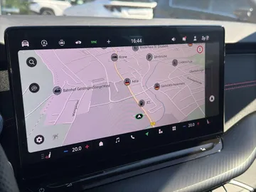 Car image 30