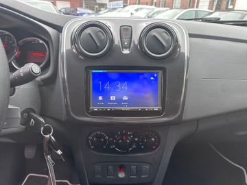 Car image 17