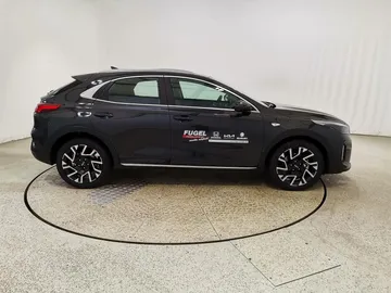 Car image 25