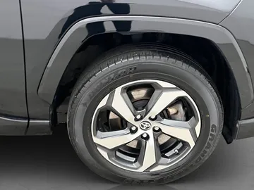 Car image 32