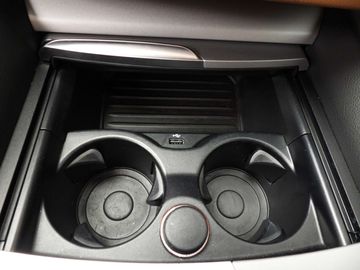 Car image 37