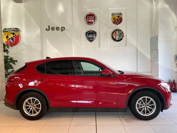 Alfa Romeo Stelvio 2.2 Diesel 118 kW image number 3