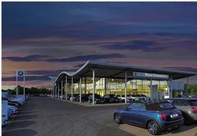 Car image 10