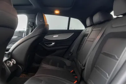 Car image 40