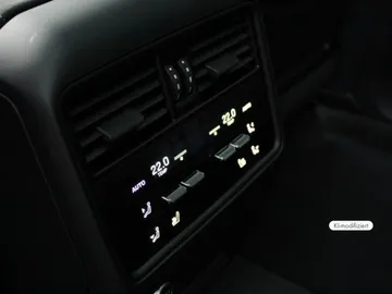 Car image 35