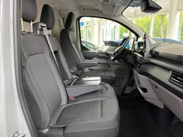 Car image 31