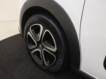 Car image 31