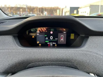 Car image 26
