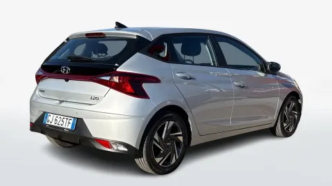 Car image 2