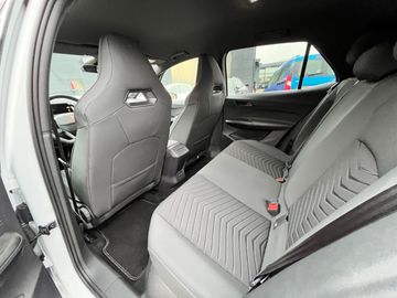 Car image 26